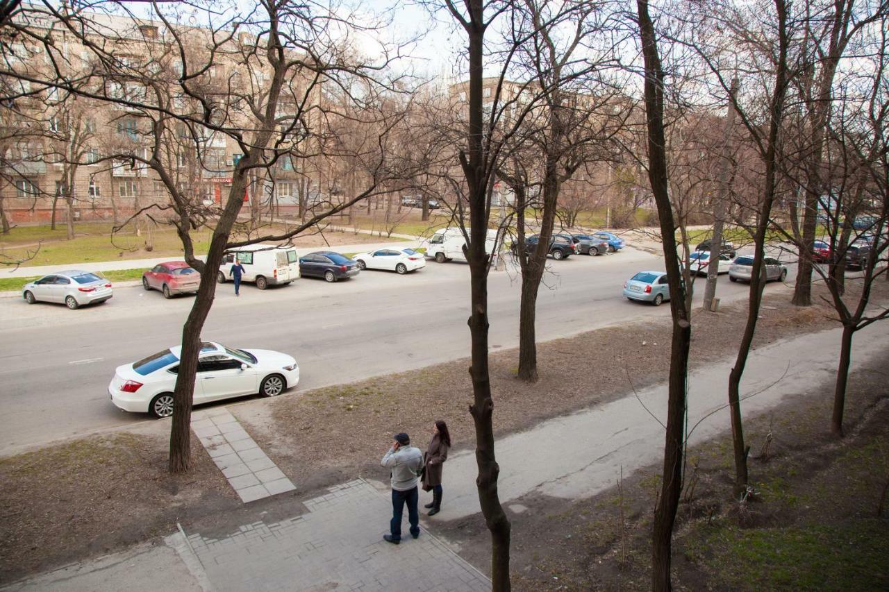 Zaporizhia Semi-Luxury Apt On 82 Nezalezhnoi Ukrаiny Street Near Intourist Hotel מראה חיצוני תמונה