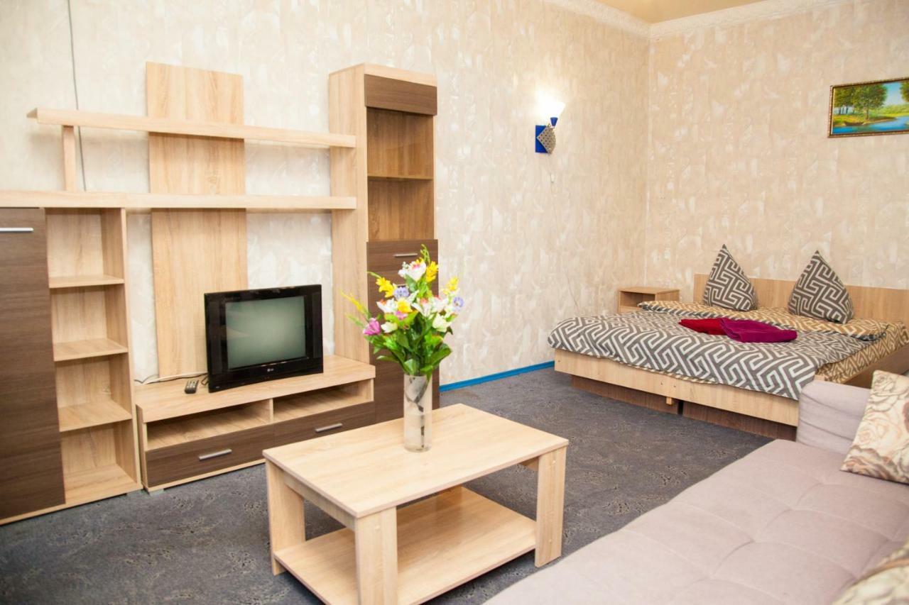 Zaporizhia Semi-Luxury Apt On 82 Nezalezhnoi Ukrаiny Street Near Intourist Hotel מראה חיצוני תמונה