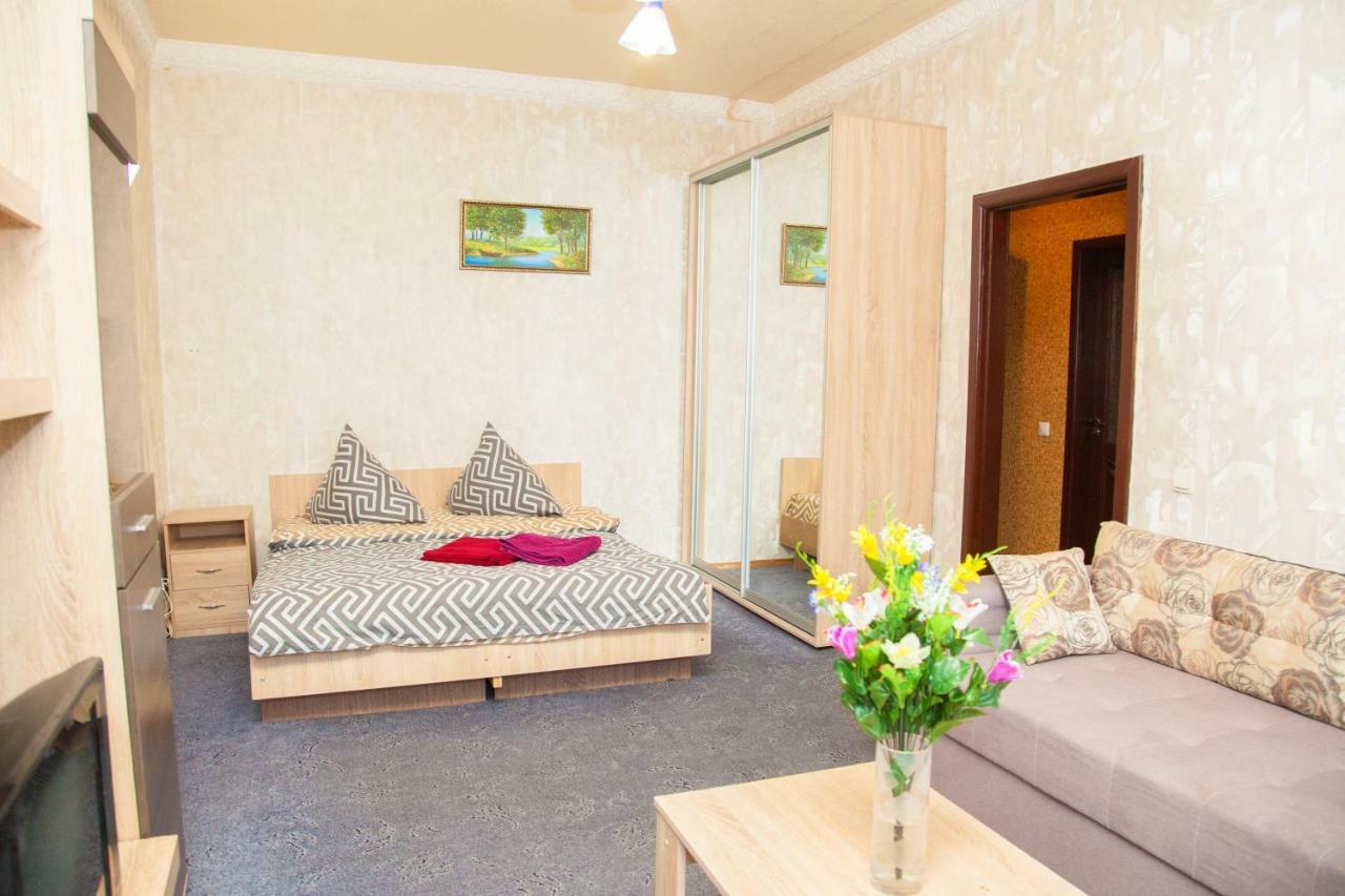 Zaporizhia Semi-Luxury Apt On 82 Nezalezhnoi Ukrаiny Street Near Intourist Hotel מראה חיצוני תמונה